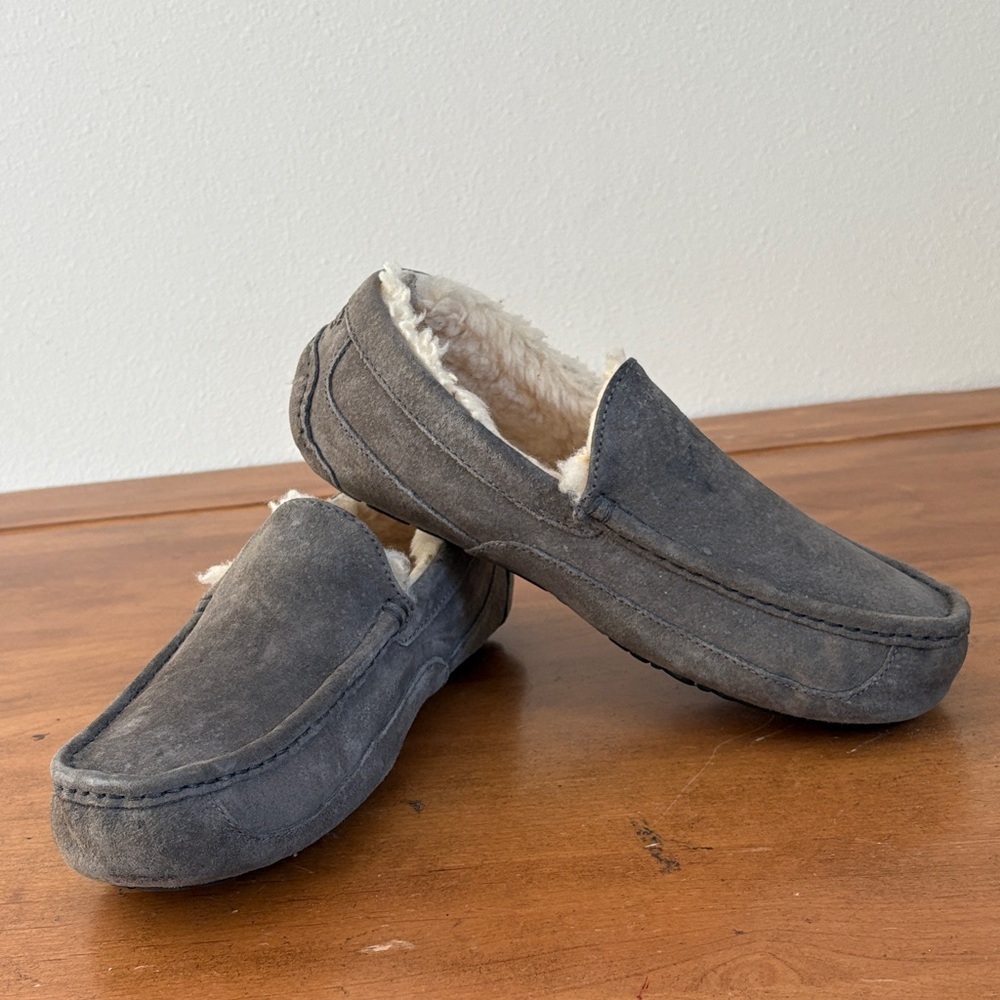 UGG Men's Ascot Suede Leather Charcoal Suede Slip-Ons Size 10